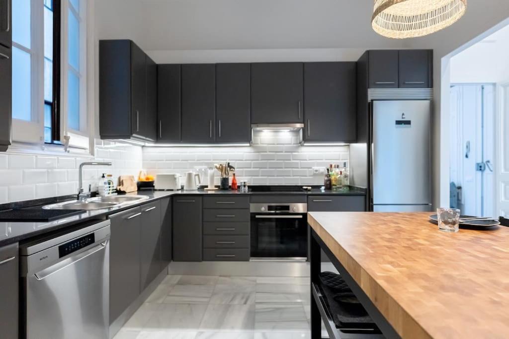 Lux 3 Bed 2 Bath Near Park, Metro, Museums In Born Appartement *