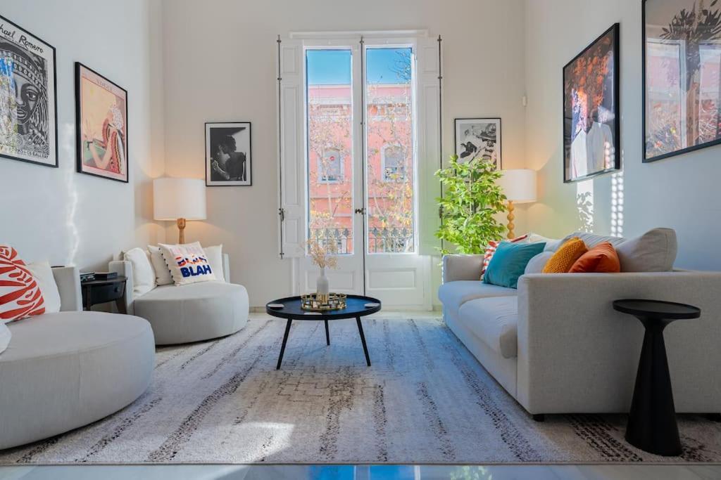 Lux 3 Bed 2 Bath Near Park, Metro, Museums In Born *