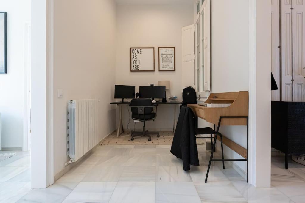 Lux 3 Bed 2 Bath Near Park, Metro, Museums In Born