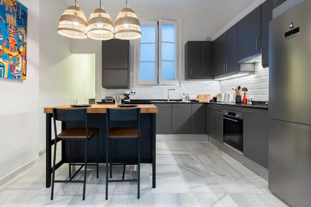 Lux 3 Bed 2 Bath Near Park, Metro, Museums In Born